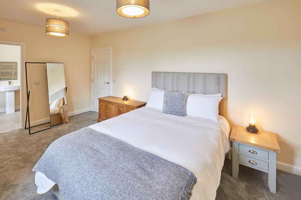 Host & - Carlewell Middlesmoor